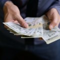 Prosečna plata u Srbiji 107.705 dinara. A kolika je vaša?