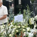 "Nikada te nećemo zaboraviti" Na spomeniku Saše Popovića potresna poruka od njegovih najbližih, ove reči slamaju srca