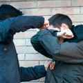 Skinuli ga golog, ukralu mu odeću i telefon Stravični detalji vršnjačkog nasilja u Beogradu