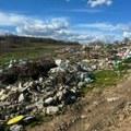 Divlja deponija u Levosoju se širi, ugrožena i crkva