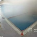 (VIDEO) Rusi dronovima gađali sportski centar dok su deca bila u bazenu na treningu