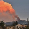 Eruptirao vulkan Etna na Siciliji, pepeo i dim se dižu visoko u nebo