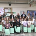 Računari i školski pribor za školu u Bijelim vodama s njenim ispostavama