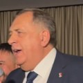 "Ovako se slavi pobeda Republike Srpske" Dodik nakon izbora uzeo mikrofon, pa zapevao dva velika hita