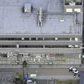Muškarac pucao ispred bolnice Zabarikadirao se u pošti u blizini Tokija, dvoje povređenih