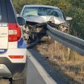 Jeziva nesreća na isključenju za Lapovo: Izgubio kontrolu nad vozilom pa probio zaštitnu ogradu