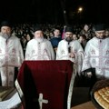 Komšije tradicionalno proslavile zajedno Badnje veče: Meštani Đurevačkog naselja već osmu godinu zajedno se druže uoči…