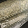 FOTO: U stanovima dvojca iz Temerina 1,5 kilogram marihuane