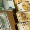 Турчину одузети еври и долари: Покушао да изнесе преко 50.000 евра