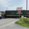 Sudar lokomotive i kamiona kod Loznice: Policija vrši uviđaj