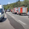 Auto potpuno zgužvan! Stravična nesreća u Grčkoj, stradale 4 osobe, među kojima beba i devojčica: Isplivali snimci sa…