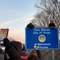 U Vršac stigli studenti na veliki protest, u Srbiji i danas blokade i tišina (blog)