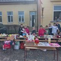 Humanitarni bazar đaka OŠ „Sveti Sava“ prikupio više od 50.000 dinara za Dejana