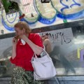 "Golu sam je izbacila iz kuće! Molila me je da joj dam odeću, nisam htela": Pevačica zatekla muža na delu sa mlađom…