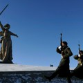 Telo uglednog profesora nađeno u glavi spomenika! Misteriozna smrt potresa Volgograd: "Spremio je cveće, a onda..."