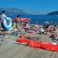 Potpuno "pukla" sezona u Crnoj Gori: Neverovatni prizori na plažama, prazno čak i u Budvi (Video)