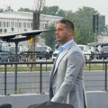 Vanja Udovičić kao vino! Bivši ministar sporta doputovao sam: Sleteo na aerodrom skockan i doteran