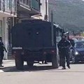 Узнемирујући снимак! Крвна освета испред суда у Пећи: Направио им сачекушу - изрешетао их са две пушке, а онда је наишла…