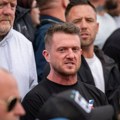 Uhapšen vođa britanskih nacionalista na aerodromu Hitrou! Vraćao se sa putovanja u Rusiji gde se sastao sa ocem Ilona Maska…
