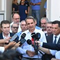 U Grčkoj napadi zapaljivim bombama na političare, jedna političarka povređena, njena majka poginula