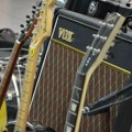 Japanac godinama bukom terorisao komšije, policija mu zaplenila 40 gitara i pojačala