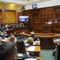 Bura u Skupštini zbog škole u Mrčajevcima: Nije bilo silovanja, ministar izneo detalje o "egzibicionizmu" dece