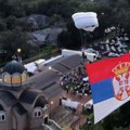 Ogromna srpska zastava na nebu iznad Floride: "Sa 1.000 metara čuo sam decu kako vrište i raduju se"