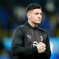 Jović "beži" iz Milana - ruku spasa dobio iz Monaka!