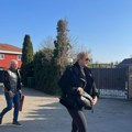 (Foto): Vesna Milanović i Goran Šljivić došli prvi u dom Popovića na Bežanijskoj kosi: Nemi od tuge i bola