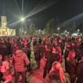 Nekoliko stotina građana protestovalo ispred kuće predsednika Opštine u Gornjem Milanovcu