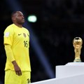 Kraj za legendu Marseja: Mandanda otišao u penziju