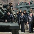 Kimova ćerka za komandama najnovijeg modela tenka: Ofanzivne vojne vežbe Severne Koreje odgovor SAD i Izraelu (foto/video)