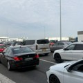 Haos na ulazu u Beograd! Formirala se kilometarska kolona, saobraćaj mili, narod očajan: "Ovo je strašno"