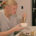 Ovako se hrani zver! Erling Haland unosi 6.000 kalorija na dan, na stolu srce, jetra, losos i sve jede rukama