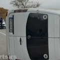 Prevrnuo se minibus kod Golije: U vozilu se nalazio samo vozač