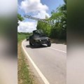 Oklopna vozila, vojni kamioni: Kurtijevi specijalci zauzimaju položaje - okružuju sever Kosmeta (video)