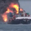 Veliki požar u SAD: Vatra zahvatila teretni brod u NJuarku, stradala dva vatrogasaca