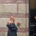 Тања Бошковић занемела од туге Глумица без речи стигла на Ново гробље да испрати Јелену на вечни починак