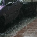 Vozači, danas pamet u glavu! AMSS apeluje na oprez, moguće kratkotrajne nepogode, grad i jaka kiša