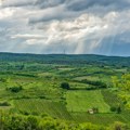 Plodno zemljište širom Srbije postaje građevinsko: Izgubljeno više od milion hektara oranica