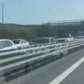 Albanci u neverici: Kilometarska kolona vozila iz Srbije, svi bi danas u Tiranu na utakmicu Albanija - Srbija (video)
