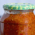 Pravi makedonski ajvar po starinskom receptu: Samo paprika i par trikova iskusnih domaćica za najbolju zimnicu