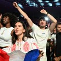 Papa kao rok zvezda: Održao svečano bdenje na stadionu Francuske, dočekalo ga 80.000 mladih (foto, video)