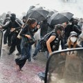 Četvrti dan protesta u Francuskoj: Privedene 504 osobe, povređeno 48 policajaca