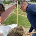 VIDEO Pre deset godina: Borili smo se na ovom nasipu, zajedno sa par hiljada mitrovčana koji su želili dobro Mitrovici