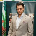 Dobro protrljajte oči! Da, ovo je zaista novi Miloš Biković, kakva transformacija FOTO