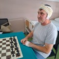 Poznati niški šahista koji je ogluveo od bombardovanja i korone ponovo će čuti