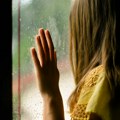 Horor u gradu na Tisi: U domu bebu vezivali za radijator, decu tukli i zlostavljali, isplivali snimci