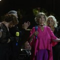 Naša pevačica (85) ima dečka godinu dana i priznaje: "Divan je i pažljiv! Svaki dan mi govori da sam najlepša"