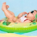 Kako zaštititi bebu od vrućine, zašto pelena preko kolica može biti opasna